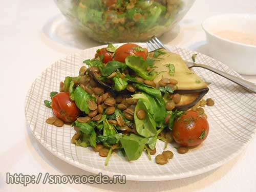 салат из чечевицы и баклажанов